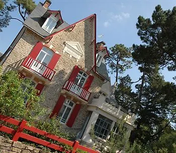 ホテル Lutetia & 3*