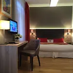 Otel Lutetia & 3*
