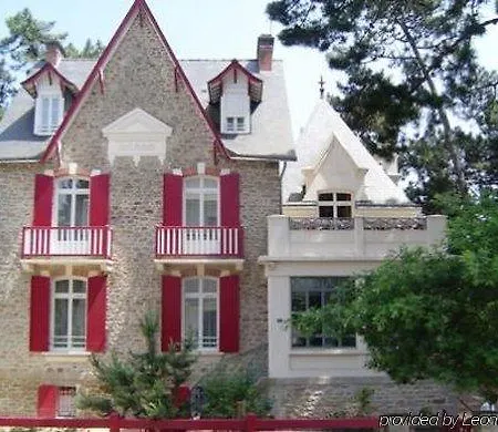 Ξενοδοχείο Lutetia & 3*